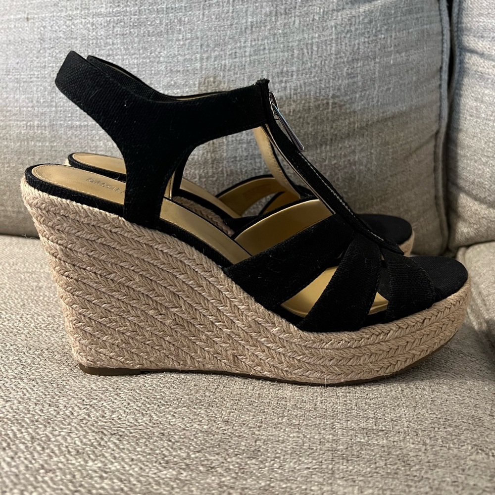Michael Kors Black Espadrille Wedges Zip Up– Size 8.5 – Like New - Picture 4 of 9